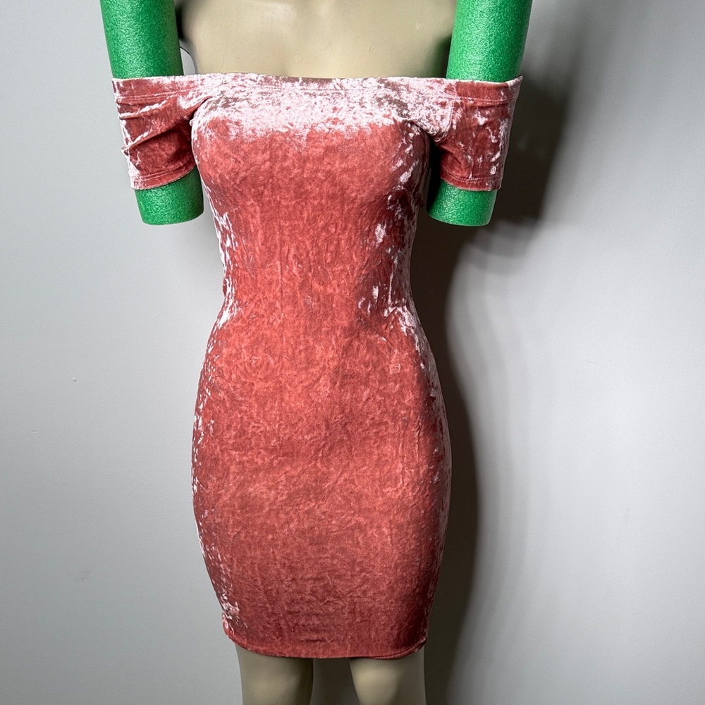 privy Velvet One-Shoulder Bodycon Dress in Dusty Rose